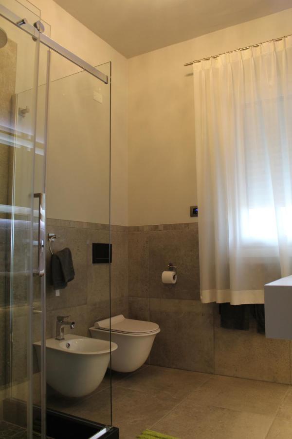 Villa Martina Luxury Rooms Дезенцано-дель-Гарда Екстер'єр фото
